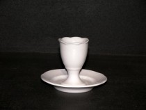 Egg cup with stand 7.5 cm. 1pc