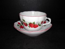 CUP AND A SAUCER D 0,4l. STRAWBERY
