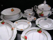 Mary Anne 80H dining set 25 piece.