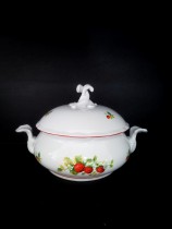 Soup and vegetable bowl with round lid 2l., Strawberry porcelain