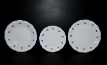 Porcelain set of plates decor blue flower, 18 pieces.