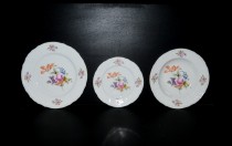 Plate set Bernadotte 18 pieces, decor flowers + gold line.
