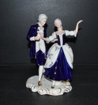 Dancing couple rococo - isis.