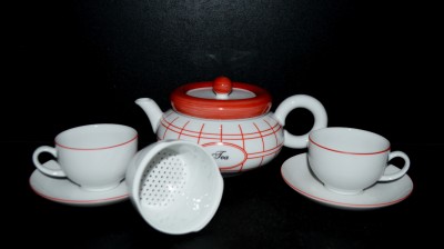 Tea set 4 pieces red.