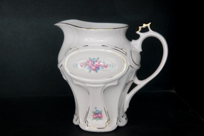 Jug 1.5l. pink porcelain