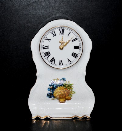 Bernadotte fruit mantel clock, 20cm