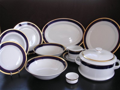 Sabina 767 dining set 25 piece.