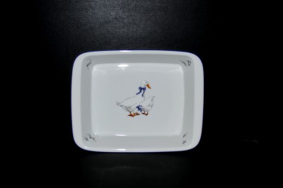 Two-portion porcelain baking pan, Goose porcelain.